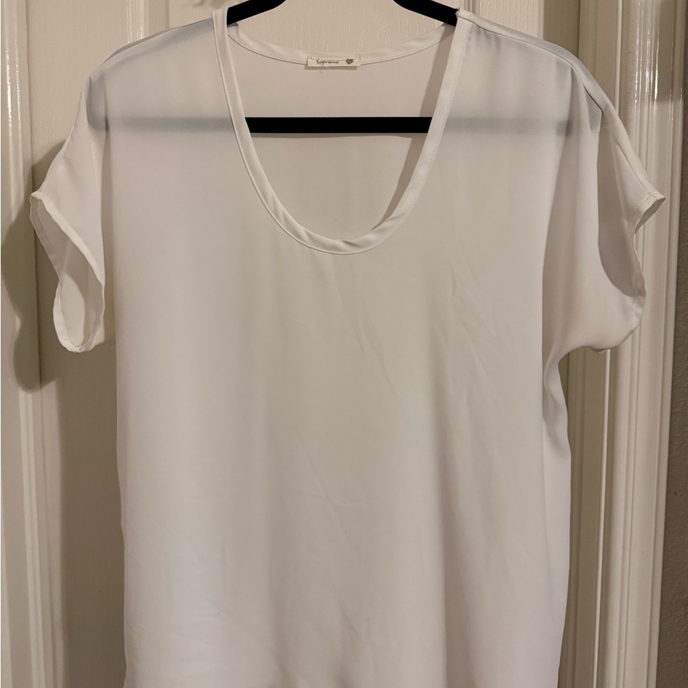 Soprano Classic White Short Sleeve Top